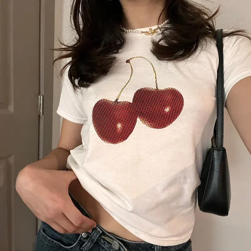 T-shirt Crop Top Estetico Esti - Y2K Graphic Baby Tee Crop recensione e prezzo